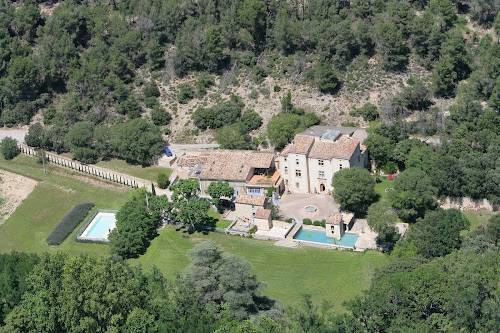 Réhabilitation d'un château dans le Luberon par l'agence d'architecture Inspirations d'Intérieurs à pertuis